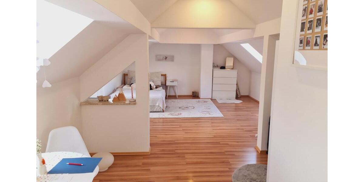 Dachgeschoßwohnung Schwandorf - 1 Zimmer, 50 m&sup2;, 400&euro; | Angebot:25959676