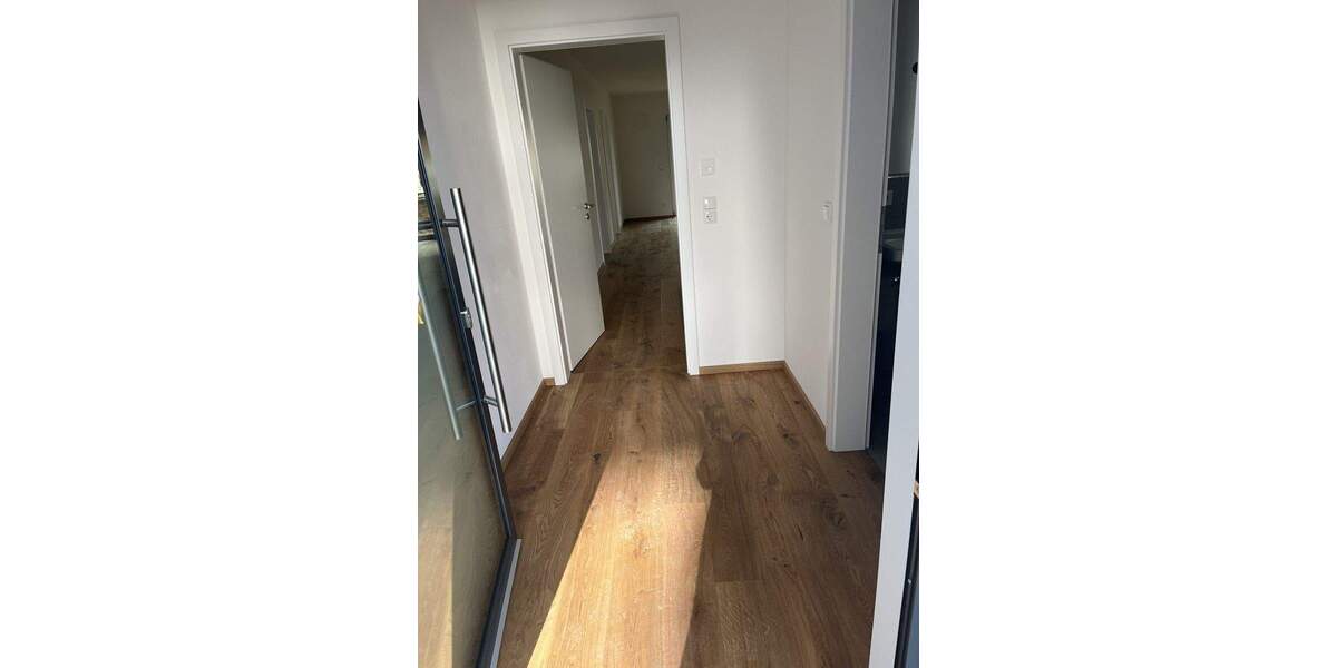 Etagenwohnung Deggendorf - 2 Zimmer, 72 m&sup2;, 930&euro; | Angebot:24529947