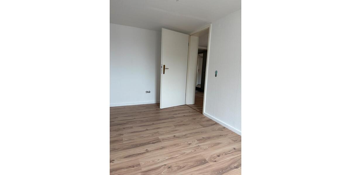 Etagenwohnung Rodenberg - 4 Zimmer, 106 m&sup2;, 1.150&euro; | Angebot:25935216