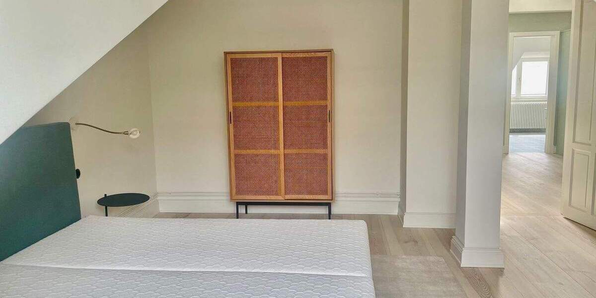 Komplett möblierte wunderschöne 3 Zimmerwohnung, W10.-04, Im DG, 110m² 3 zimmer