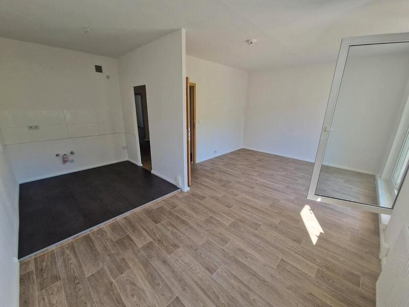 **FAMILIEN WILLKOMMEN**4-Zimmer-Wohnung Balkon 1.Etage Bad mit Wanne ab sofort