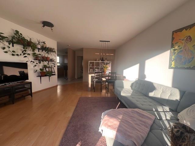 Ideal für Singles und Paare! Helle 2,5 Zimmer Wohnung in Köngen mit Balkon + PKW- Stellplatz! 2 zimmer