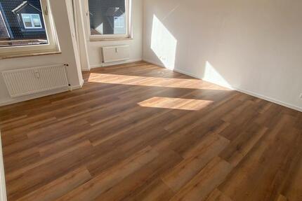 Helle 1-Zimmer-Wohnung mit sonnigem Balkon, ab 01.04 1 zimmer