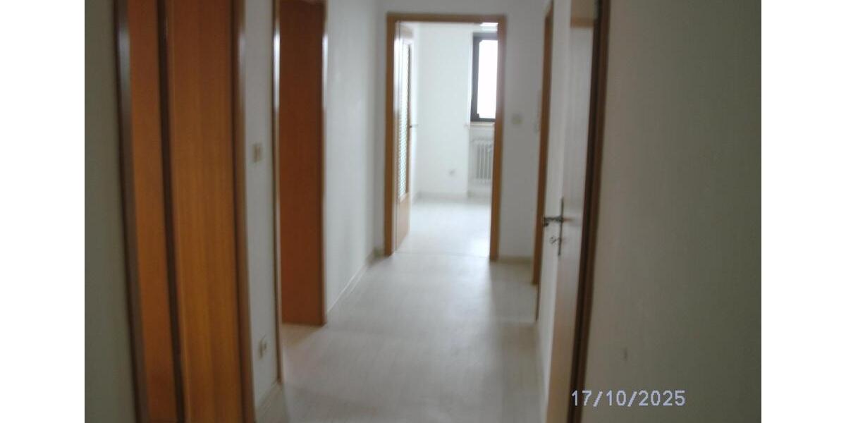 Dachgeschoßwohnung Alteglofsheim - 4 Zimmer, 87 m&sup2;, 620&euro; | Angebot:24818510