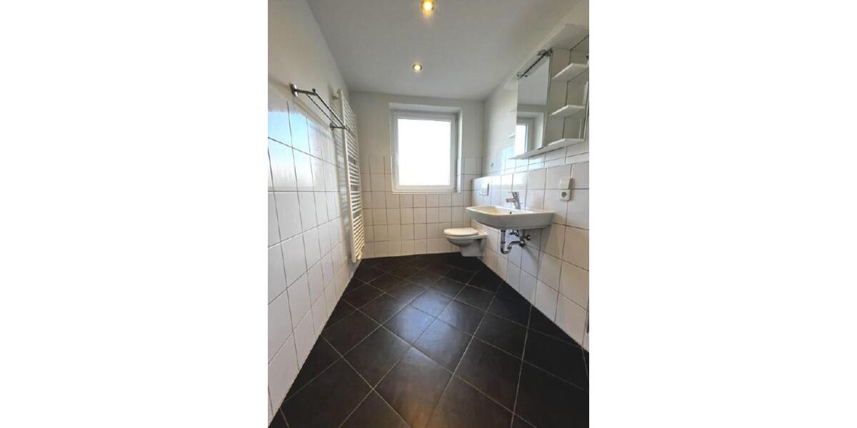 Erdgeschoßwohnung Dettingen an der Erms - 4 Zimmer, 80 m&sup2;, 2.200&euro; | Angebot:24590426