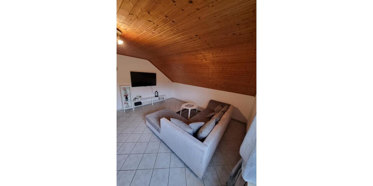 Dachgeschoßwohnung Siegen Dillnhütten - 4 Zimmer, 110 m&sup2;, 1.200&euro; | Angebot:26579691
