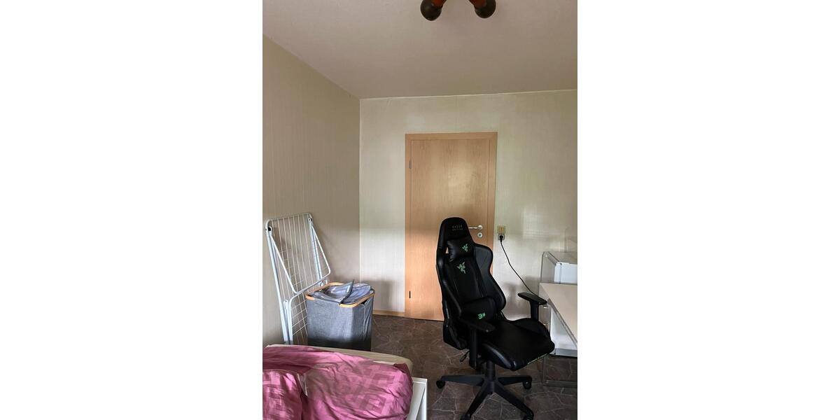 Wohnen auf Zeit Metzingen - 11 Zimmer, 85 m&sup2;, 485&euro; | Angebot:26677518