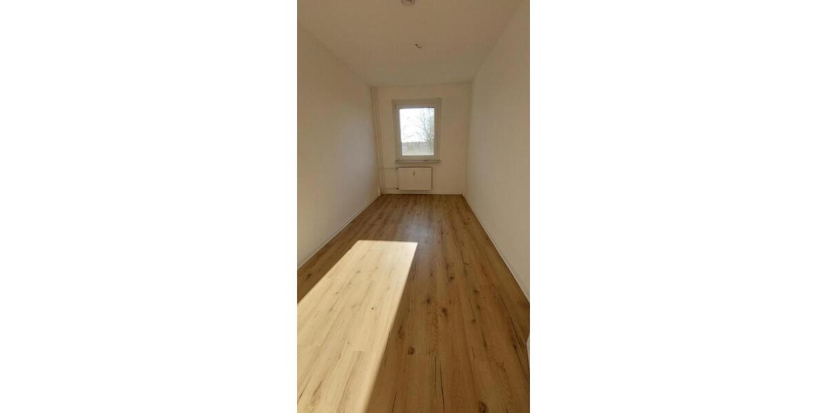 Etagenwohnung Bernsdorf - 3 Zimmer, 61 m&sup2;, 195&euro; | Angebot:26564882