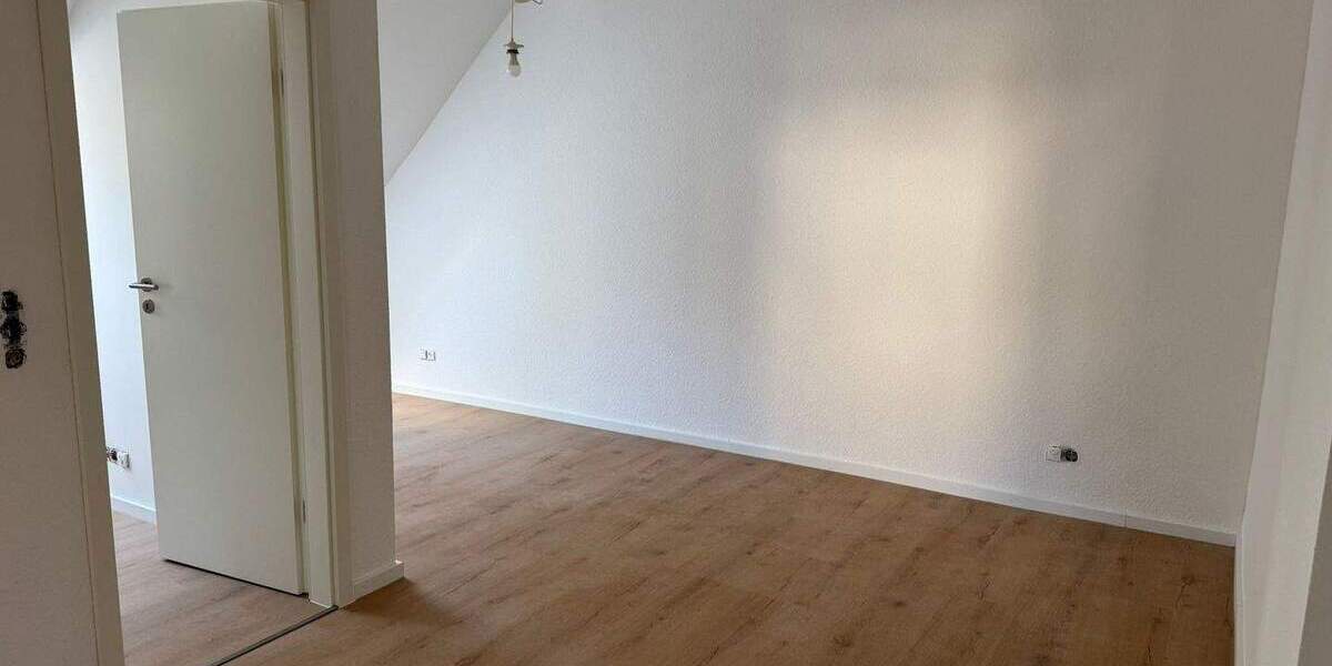 *Erstbezug nach Komplettsanierung! 2-Zi-Wohnung mit neuer Einbauküche u. saniertem Duschbad* 2 zimmer