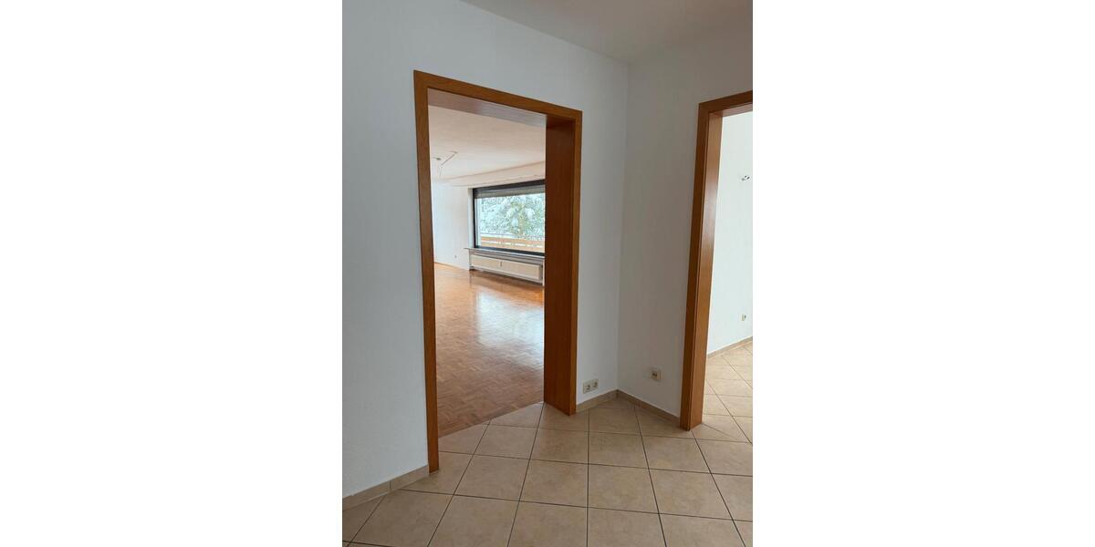 Etagenwohnung Stadtallendorf - 4 Zimmer, 122 m&sup2;, 915&euro; | Angebot:26248558