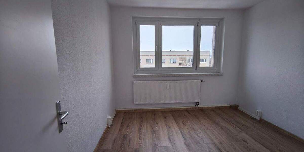 Etagenwohnung Sangerhausen - 6 Zimmer, 119 m&sup2;, 705&euro; | Angebot:25695026