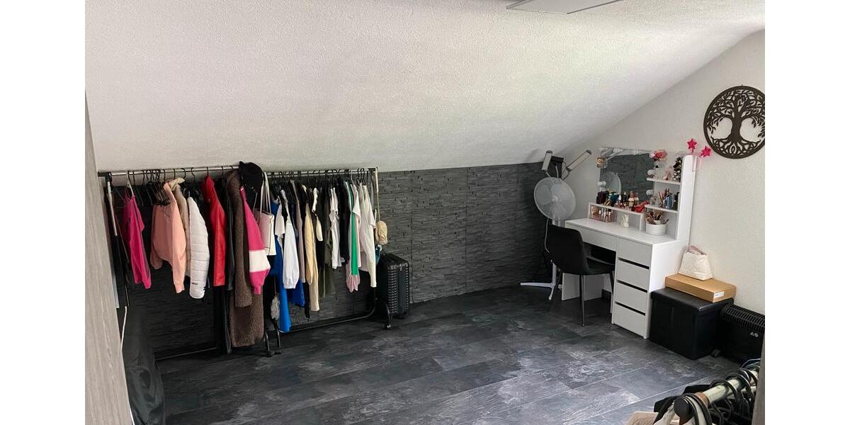 Dachgeschoßwohnung Weißbach - 3.5 Zimmer, 80 m&sup2;, 1.050&euro; | Angebot:26618449