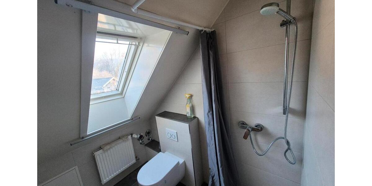 2 Zi-DG Wohnung + Garage + Balkon 2 zimmer