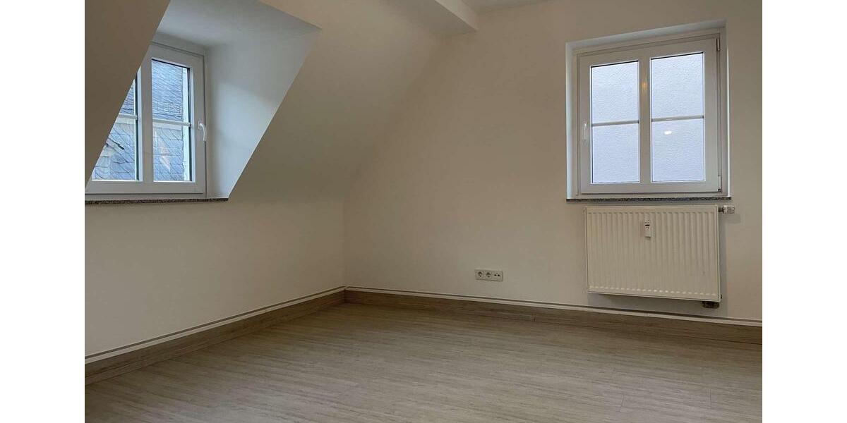 Dachgeschoßwohnung Hellenthal - 3 Zimmer, 65 m&sup2;, 525&euro; | Angebot:24701001