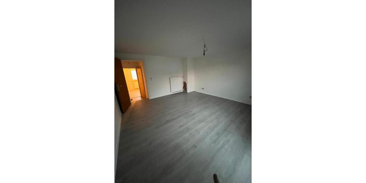 Etagenwohnung Staufenberg - 5 Zimmer, 130 m&sup2;, 1.250&euro; | Angebot:24785498