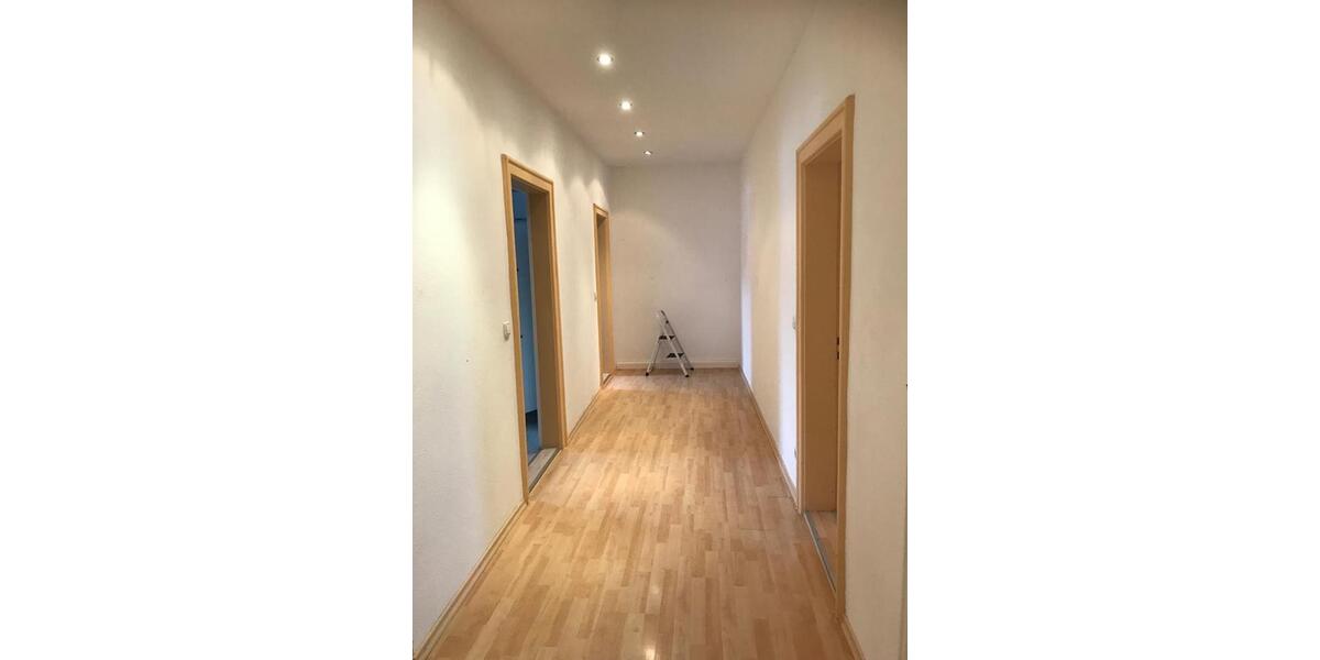 Dachgeschoßwohnung Weiden in der Oberpfalz - 3 Zimmer, 90 m&sup2;, 850&euro; | Angebot:26638674