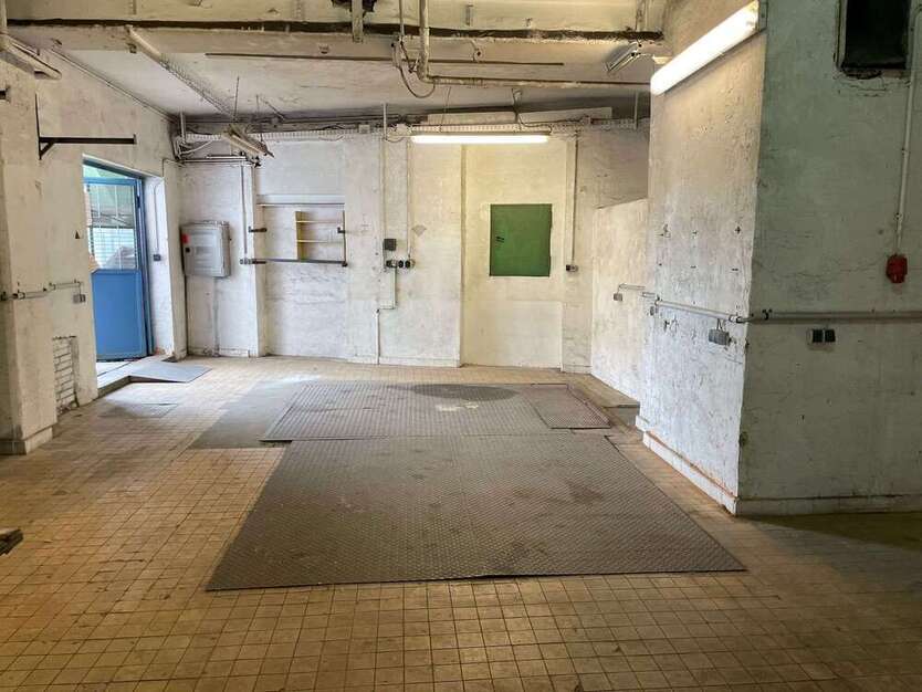 Halle in Mannheim 655,46 € 68 m²