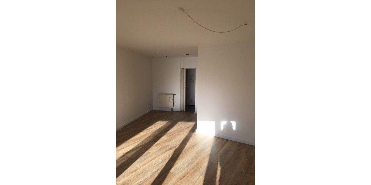 Renovierte 2-Raumwohnung mit Balkon und Einbauküche in Eisenberg 2 zimmer