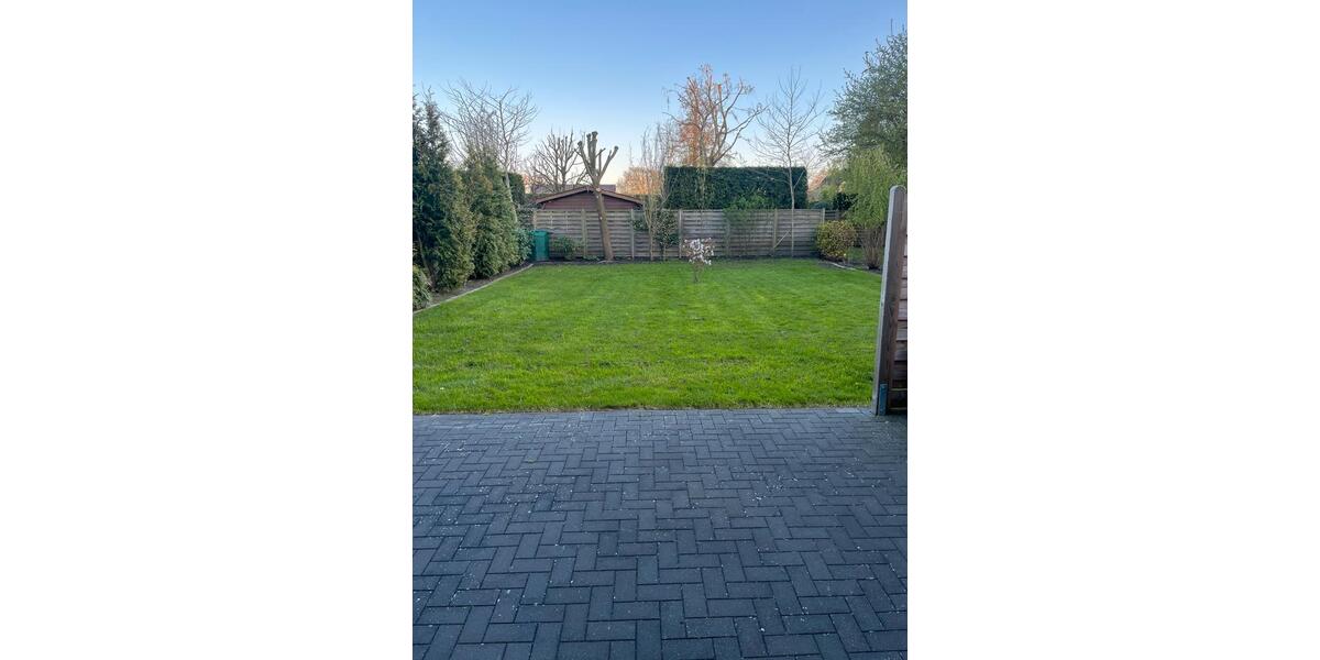 Etagenwohnung Wesselburen - 4 Zimmer, 120 m&sup2;, 1.100&euro; | Angebot:26150555