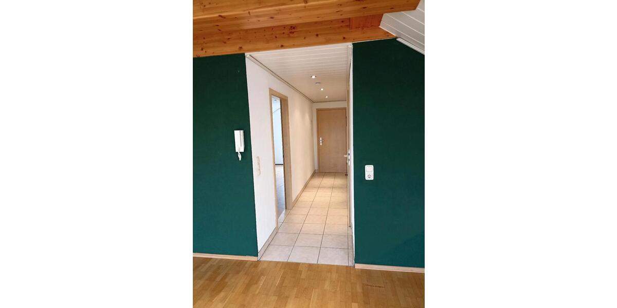 Dachgeschoßwohnung Gochsheim - 2 Zimmer, 70 m&sup2;, 570&euro; | Angebot:26413574