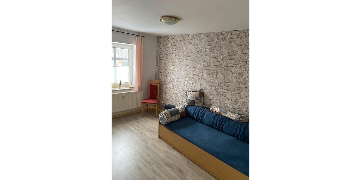 Dachgeschoßwohnung Lüder - 4 Zimmer, 116 m&sup2;, 950&euro; | Angebot:25903337