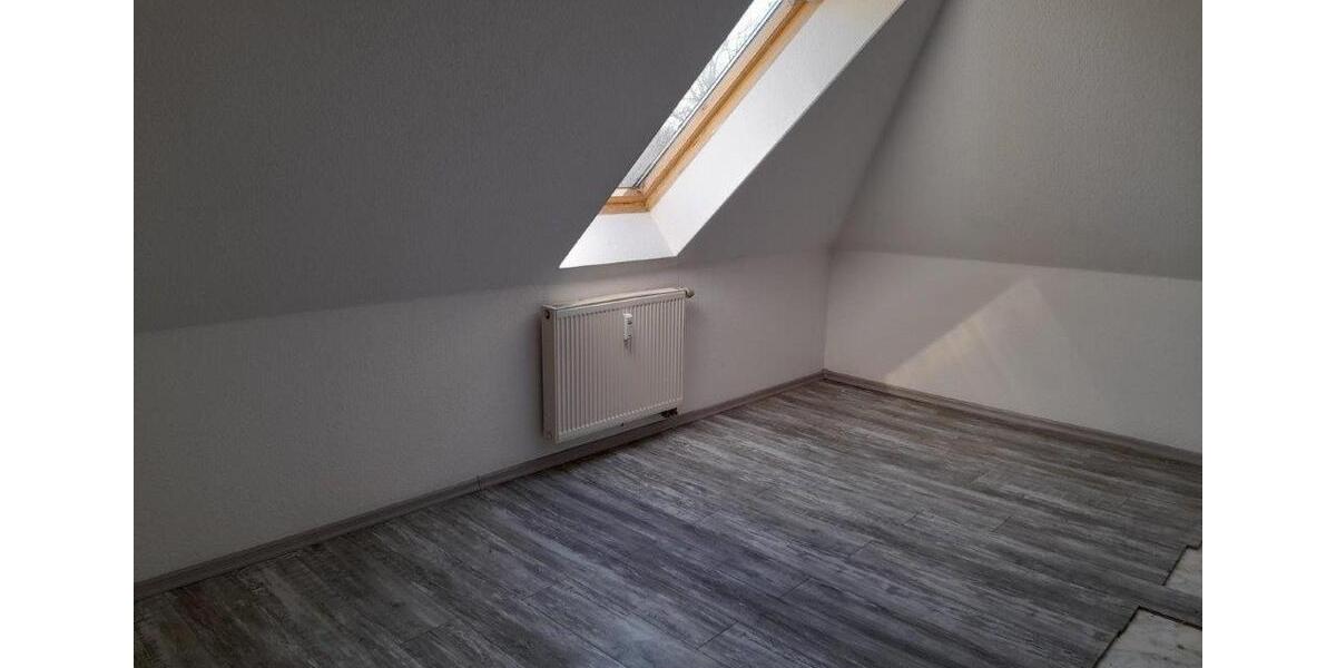 Dachgeschoßwohnung Pegau - 2 Zimmer, 52 m&sup2;, 290&euro; | Angebot:25533205