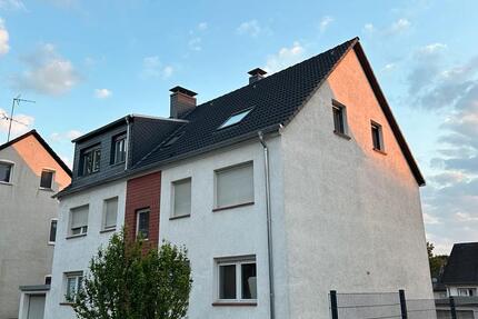 Frisch renovierte 2,5 Zimmer Wohnung, Ankleidezimmer & Terrasse 3 zimmer