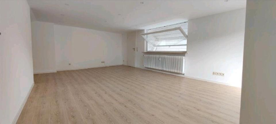 Dachgeschoßwohnung Lahr (Schwarzwald) - 3 Zimmer, 1.350&euro; | Angebot:22271427