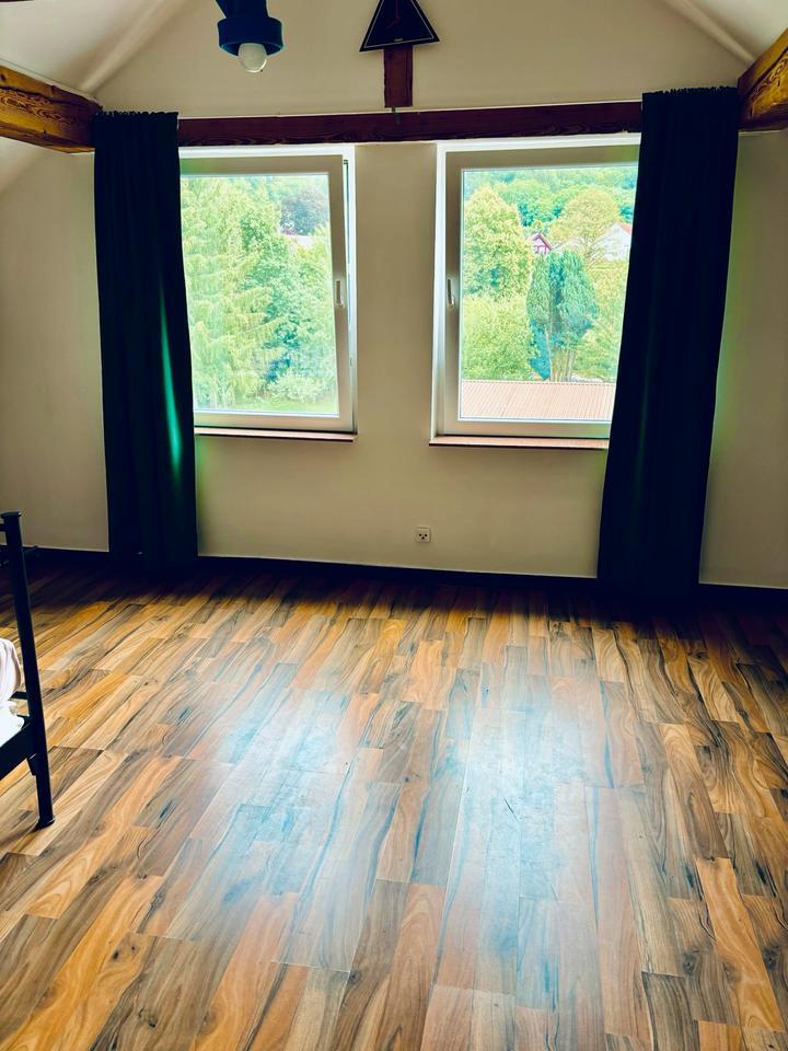 Zwei Dach Zimmer zu vermieten in Lahr