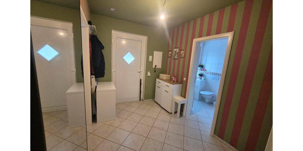 Etagenwohnung Trier Kürenz - 2.5 Zimmer, 84 m&sup2;, 1.025&euro; | Angebot:26649227