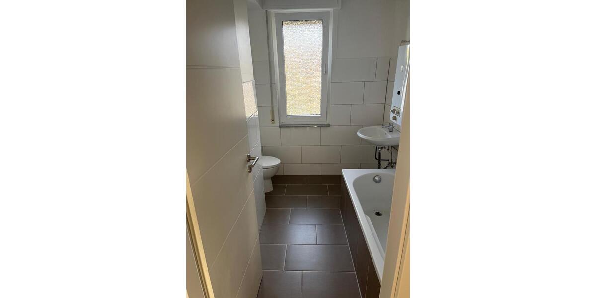 Etagenwohnung Frankfurt am Main Ost - 4 Zimmer, 90 m&sup2;, 1.800&euro; | Angebot:26429880