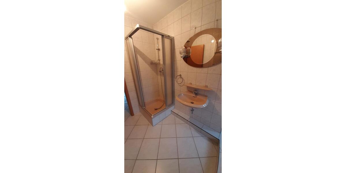 in Sanierung, wenig Energie, kinderfreundlich, Wohngemeinschaft 5 zimmer