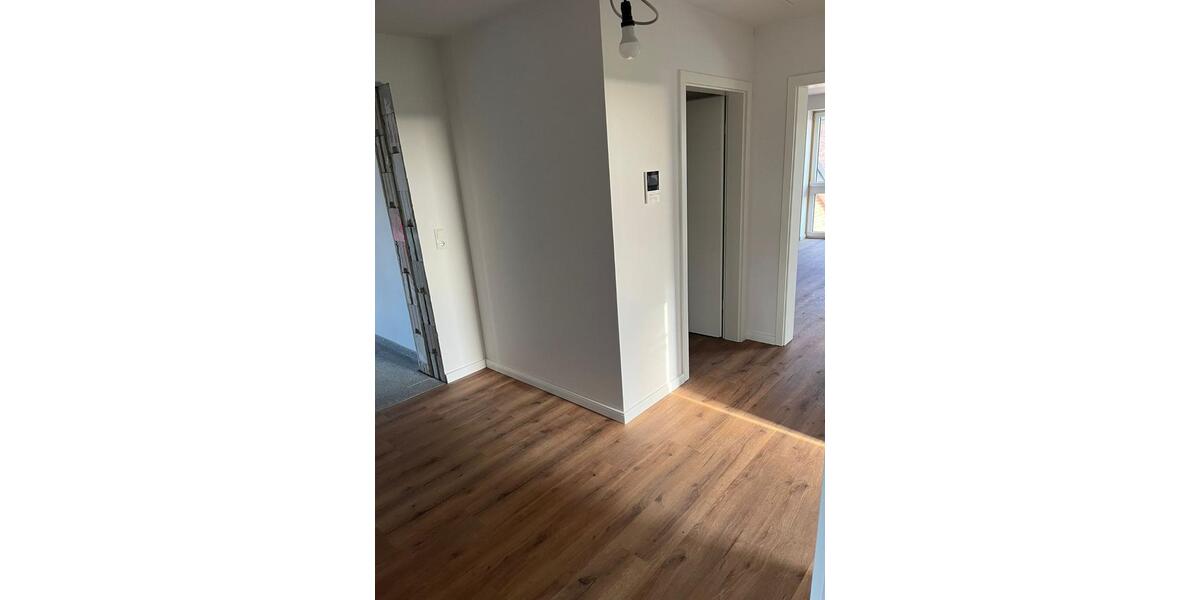 Etagenwohnung Hohn - 3 Zimmer, 82 m&sup2;, 902&euro; | Angebot:26020003