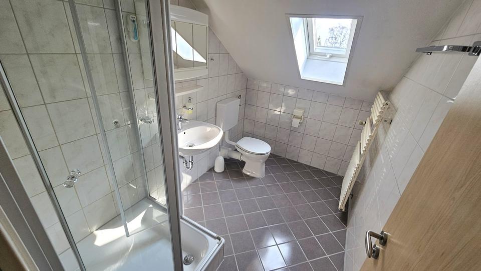 Dachgeschoßwohnung Walldürn - 3 Zimmer, 116 m&sup2;, 900&euro; | Angebot:25855227