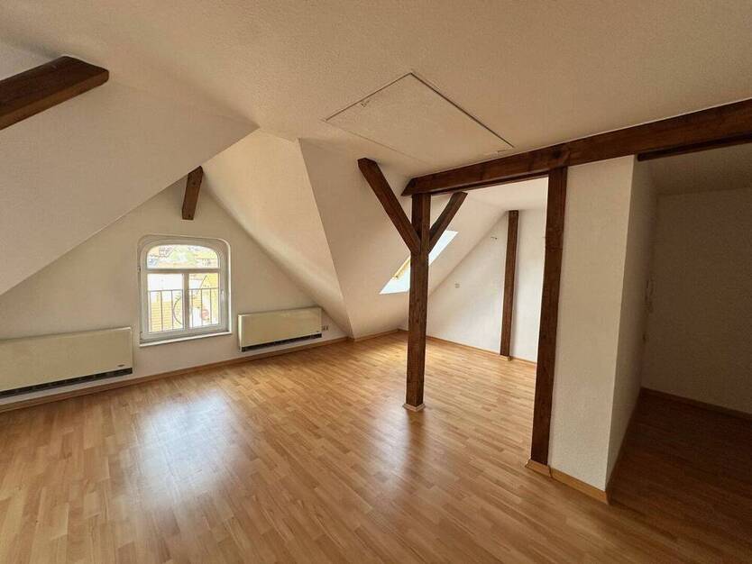 Idyllische 2-Raum-Dachgeschoßwohnung im beliebten Damenviertel in Jena