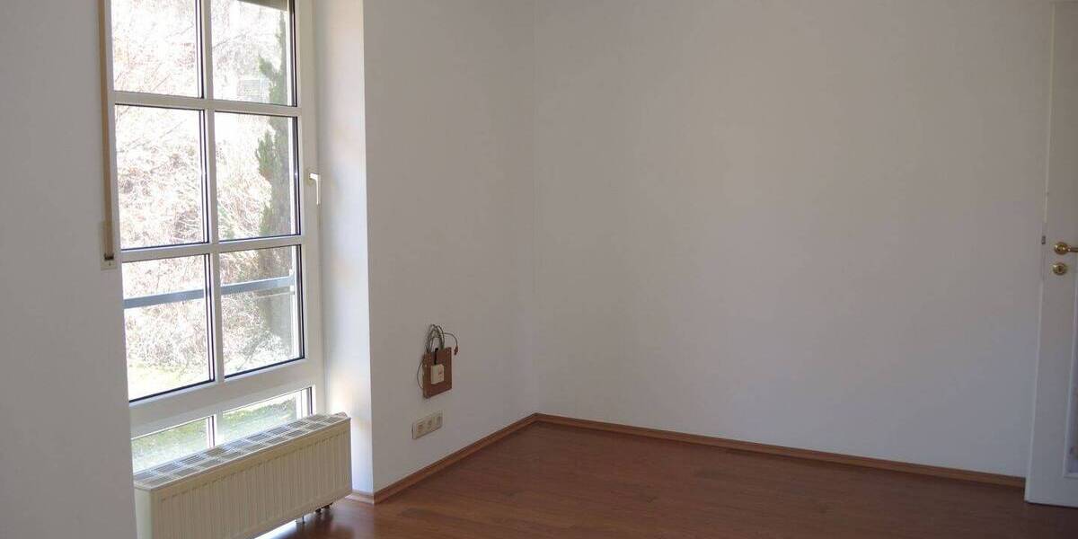 Etagenwohnung Bad Brückenau - 4 Zimmer, 135 m&sup2;, 900&euro; | Angebot:26117986