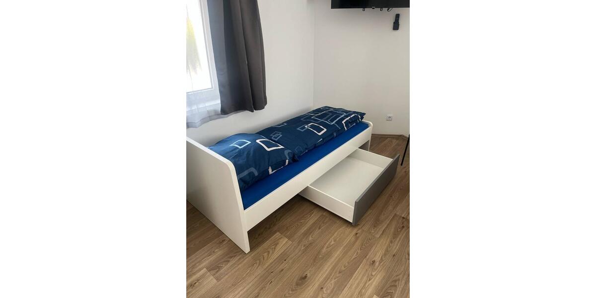 Wohnen auf Zeit Neustrelitz - 16 Zimmer, 400 m&sup2;, 18&euro; | Angebot:20970186
