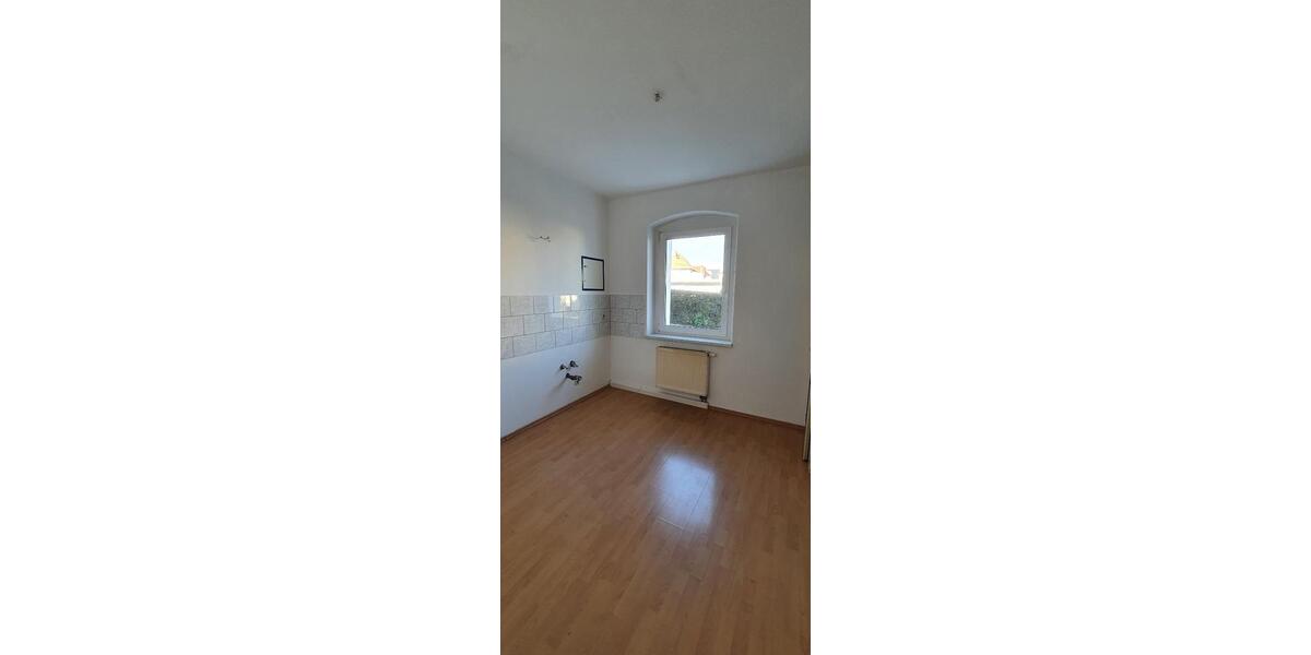 Erdgeschoßwohnung Bad Klosterlausnitz - 2 Zimmer, 64 m&sup2;, 416&euro; | Angebot:25944543