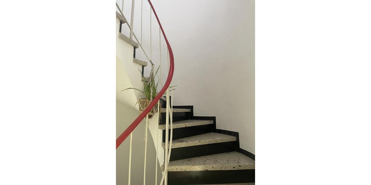 Reihenhaus Esslingen am Neckar Hegensberg - 4.5 Zimmer, 130 m&sup2;, 1.580&euro; | Angebot:26051479