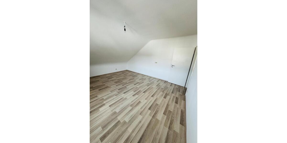Dachgeschoßwohnung Wadgassen - 2 Zimmer, 70 m&sup2;, 630&euro; | Angebot:26221108