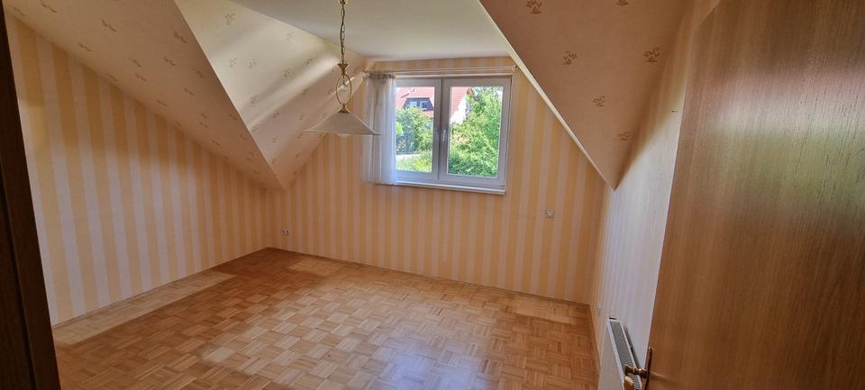 Dachgeschoßwohnung Melsungen - 3 Zimmer, 100 m&sup2;, 860&euro; | Angebot:24749223