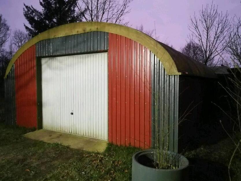 Halle zu vermieten