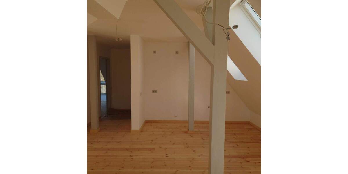 Etagenwohnung Buckow - 3 Zimmer, 86 m&sup2;, 1.038&euro; | Angebot:26173699