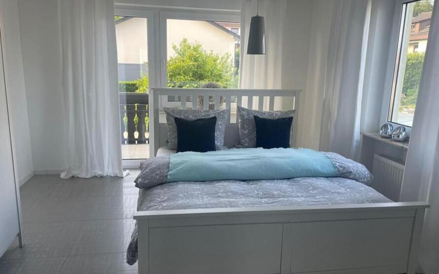 grosse 1-Zimmerwohnung mit TV, Internet, Küche, DuscheWc und Balkon