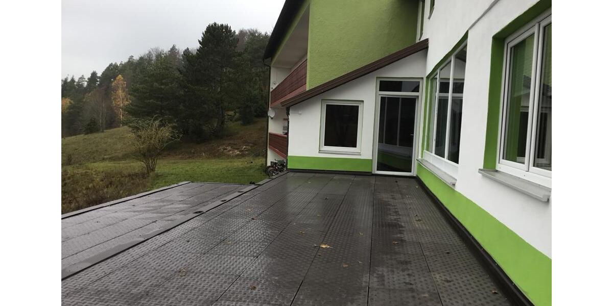 Erdgeschoßwohnung Sulzbach-Rosenberg Rosenberg - 6 Zimmer, 180 m&sup2;, 2.000&euro; | Angebot:25282327