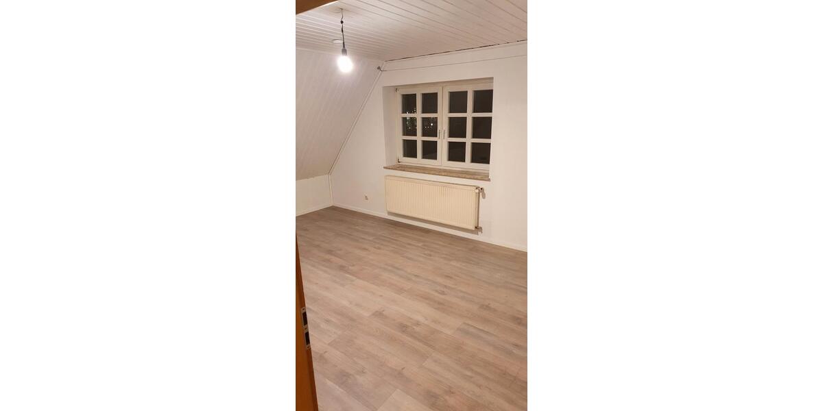 Dachgeschoßwohnung Diemelsee - 4 Zimmer, 85 m&sup2;, 510&euro; | Angebot:25965725