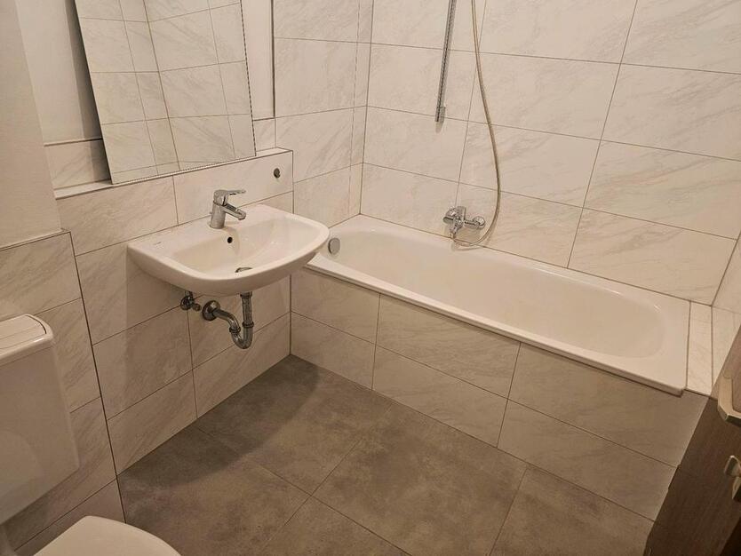 Stilvolle 2-Zimmer-Wohnung mit Balkon und Einbauküche