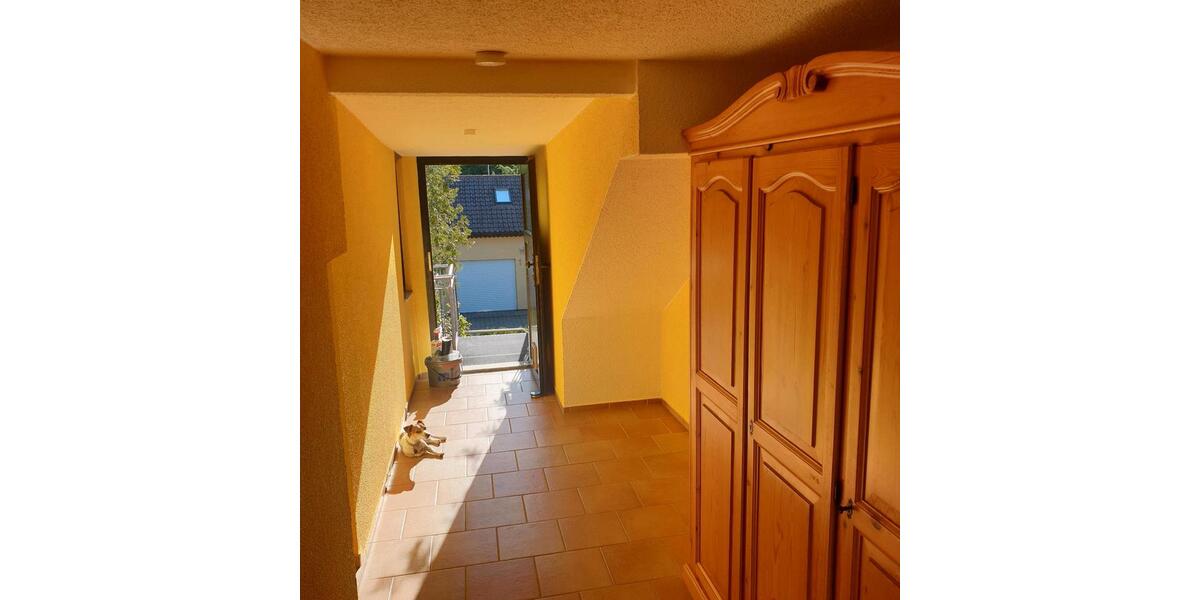 Dachgeschoßwohnung Herrieden - 3.5 Zimmer, 150 m&sup2;, 1.180&euro; | Angebot:25326585