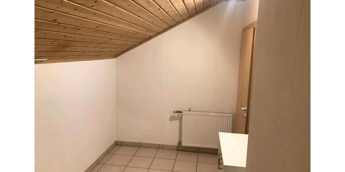 Dachgeschoßwohnung Rotthalmünster - 1 Zimmer, 30 m&sup2;, 430&euro; | Angebot:26230316