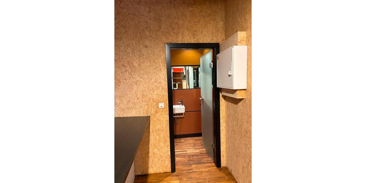 Außergewöhnliche Wohnung, barrierefrei,zu vermieten, vollmöbliert 2 zimmer